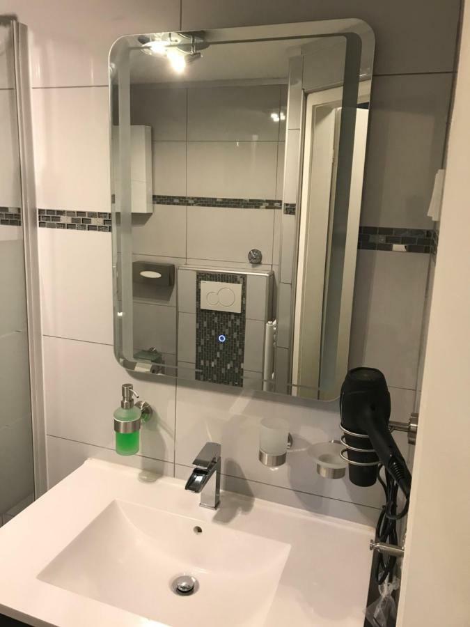 Apartment Maximilians ดุสเซลดอร์ฟ ภายนอก รูปภาพ