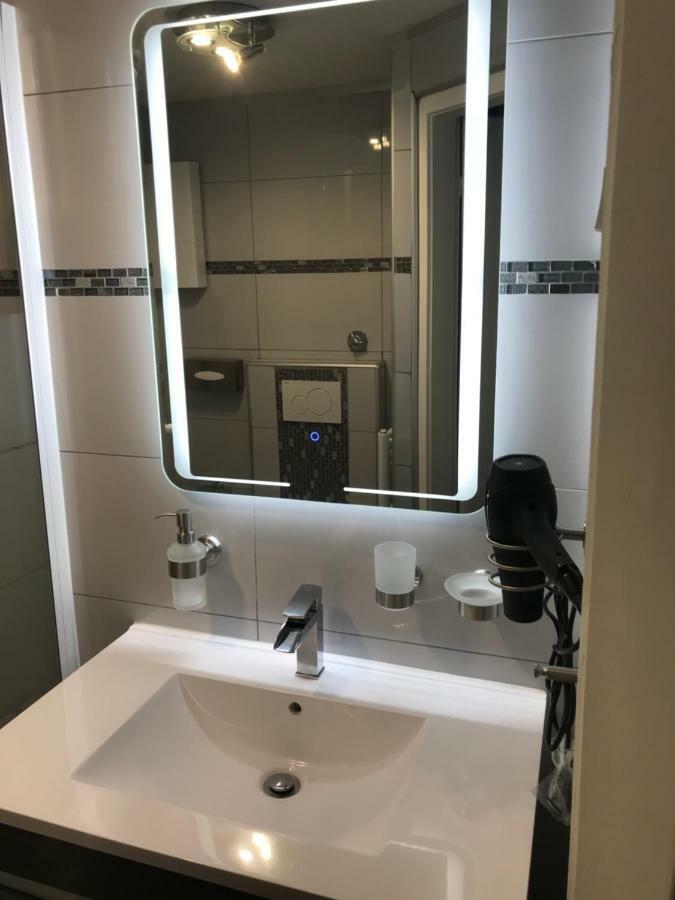 Apartment Maximilians ดุสเซลดอร์ฟ ภายนอก รูปภาพ